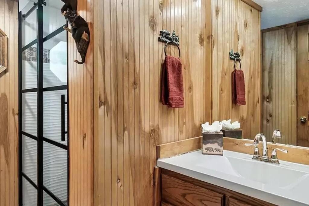 Beary Peaceful Smokies Retreat: Hot-Tub & Pools Pigeon Forge Exterior foto
