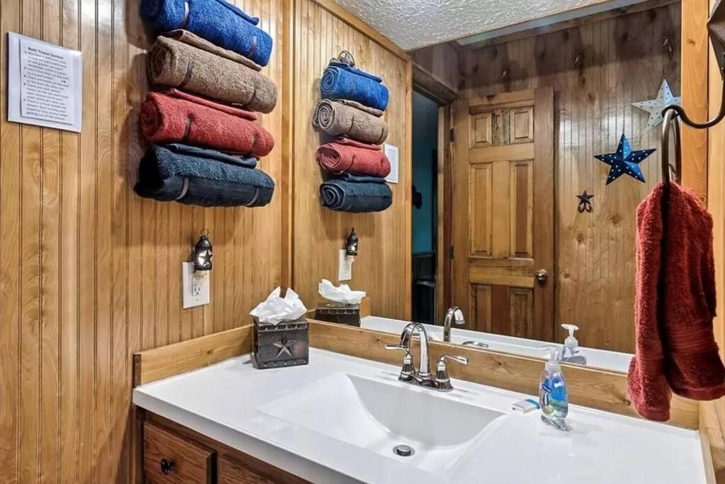 Beary Peaceful Smokies Retreat: Hot-Tub & Pools Pigeon Forge Exterior foto